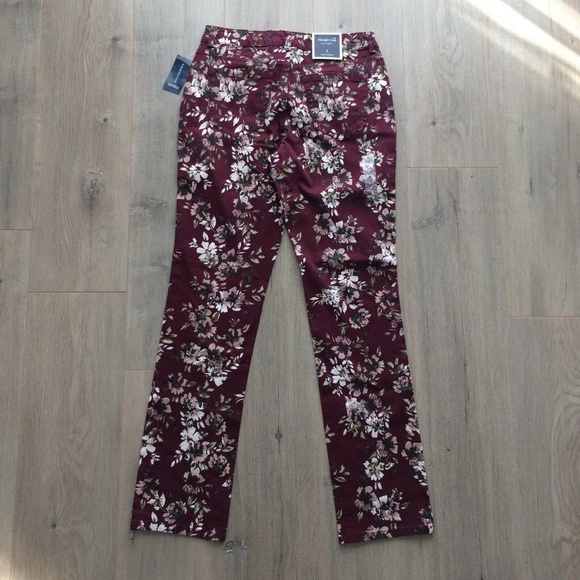 Charter Club Lexington Printed Straight Leg Jeans - Picture 7 of 8